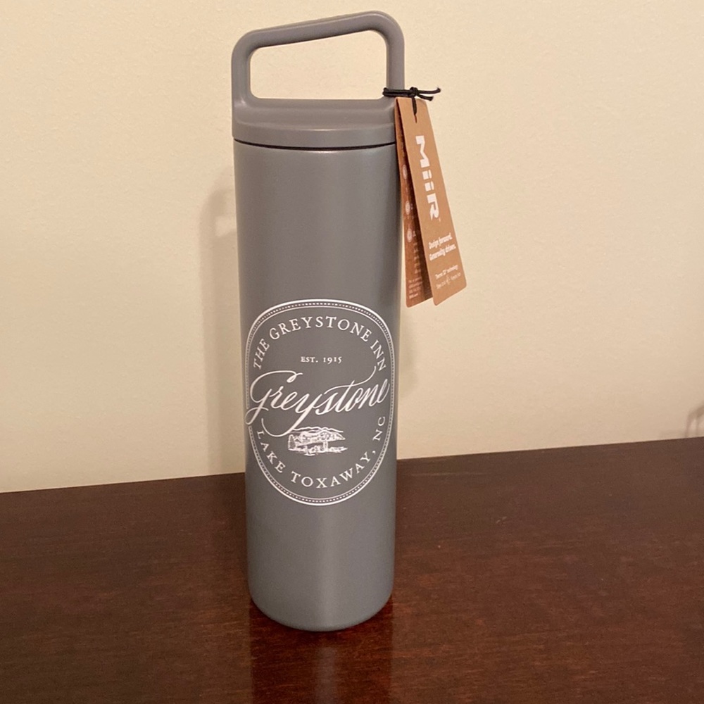 NWT MiiR grey 20oz thermo water bottle. The Greystone Inn theme.